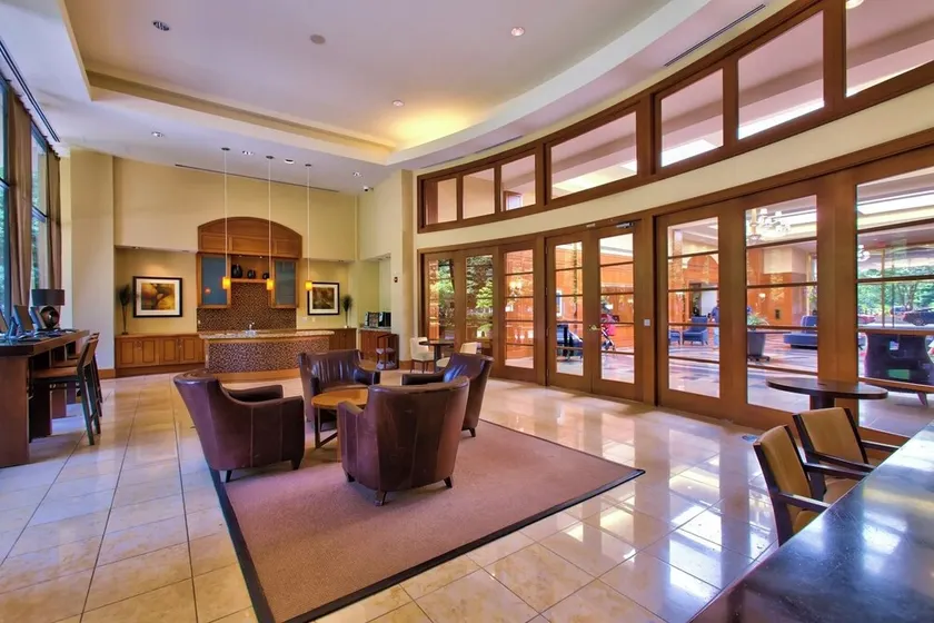 Luxury & Comfortable condo Crystal city - Image 1