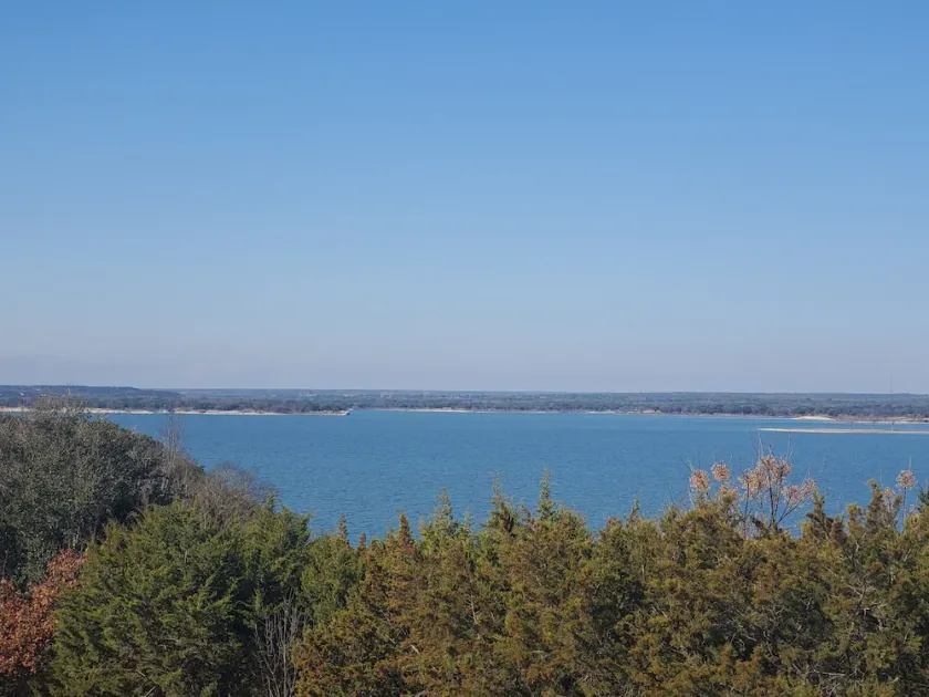 1 acre home on Lake Whitney w/ amazing views & trail to the lake... RELAXATION!! - Image 1