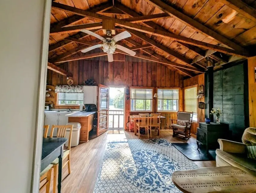 Lake Life Waterfront Cabin NEW - Image 1