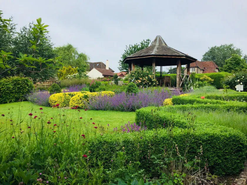 The Garden Annex- Perfect holiday home for family in Wotton-under-Edge - Image 1