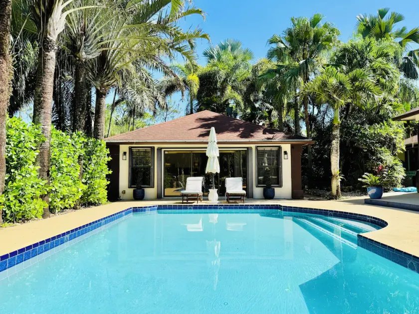 Tropical escape in a private guest cottage - 10 min from the beach! - Image 1