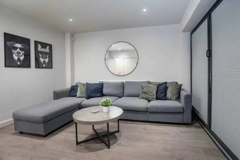 Newly Extended 3 Bed Family home Near Graves Park - Image 1