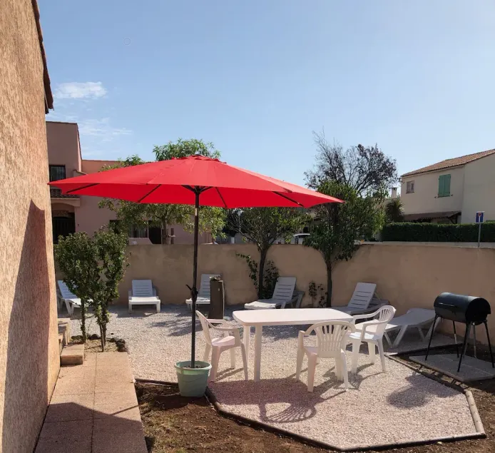 Beautiful air-conditioned villa sleeps 6/8  - Image 1