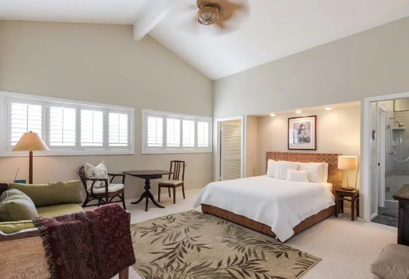 Loft In Kailua - Spacious with Parking, Internet and minutes to Kailua Beach! - Image 1