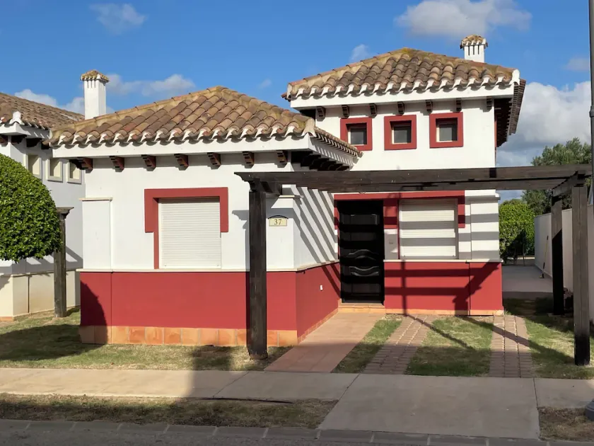 2-bedroom Villa with pool - Image 1