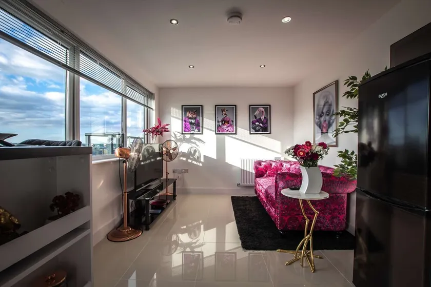 Smart Apartments - The Queens - Image 1