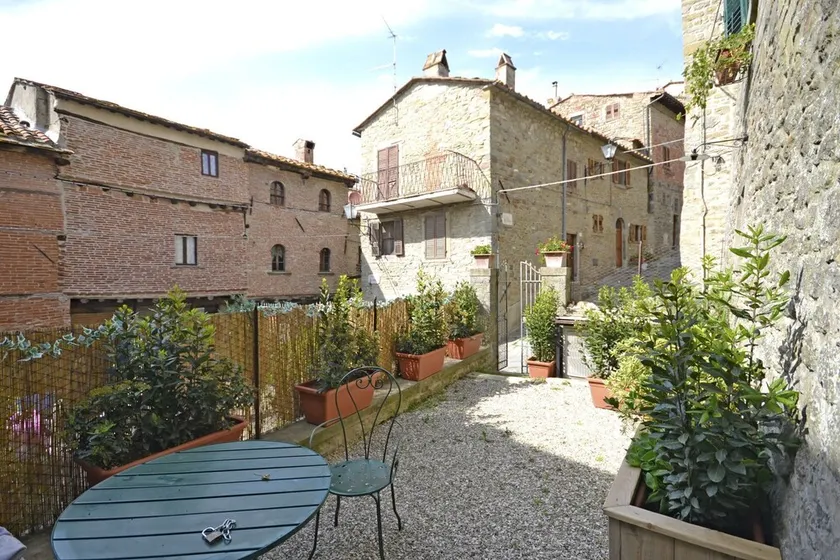 City / Village Apartment in Cortona with 2 bedrooms sleeps 4 - Image 1