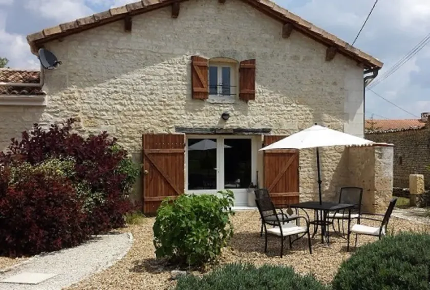 Stilfuld familievenlig Gite, Village Location, Spil Barn. NY POOL for 2019 - Image 1