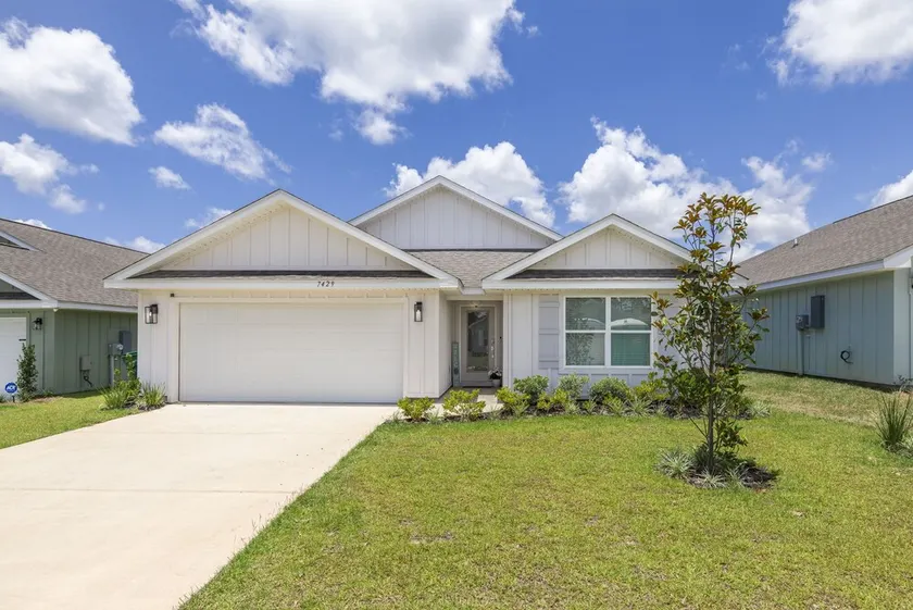Modern & Cozy ☀ Close to Beach ☀ 4 Bedrooms ☀ 2 Full Baths - Image 1
