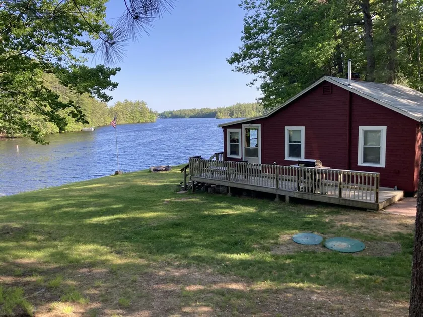 Waterfront cabin with 200 ft of flat waterfont - Image 1
