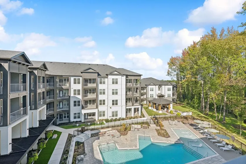 Landing Apartments near Lakes of Forest Hill - Image 1