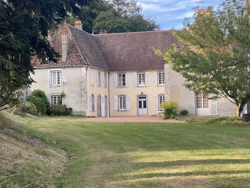 Magnificent 18th century château, swimming pool , ideal for a get-together - Image 1