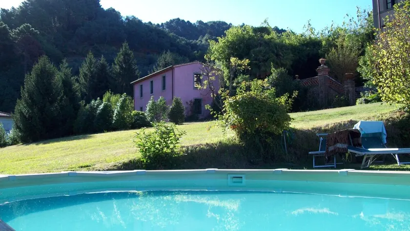 landsted med privat have og swimmingpool mellem Lucca og havet - Image 1