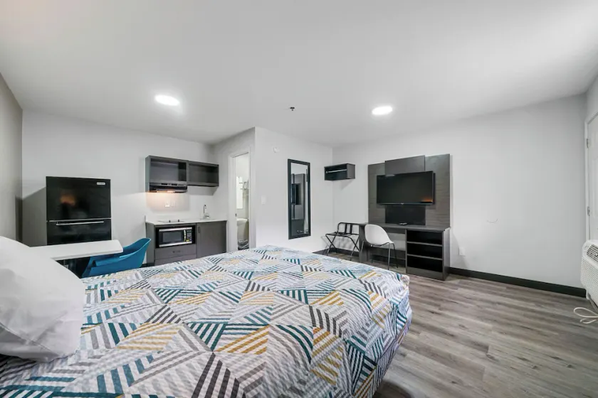 Homestay Lodge Pensacola West - Nas - Image 1