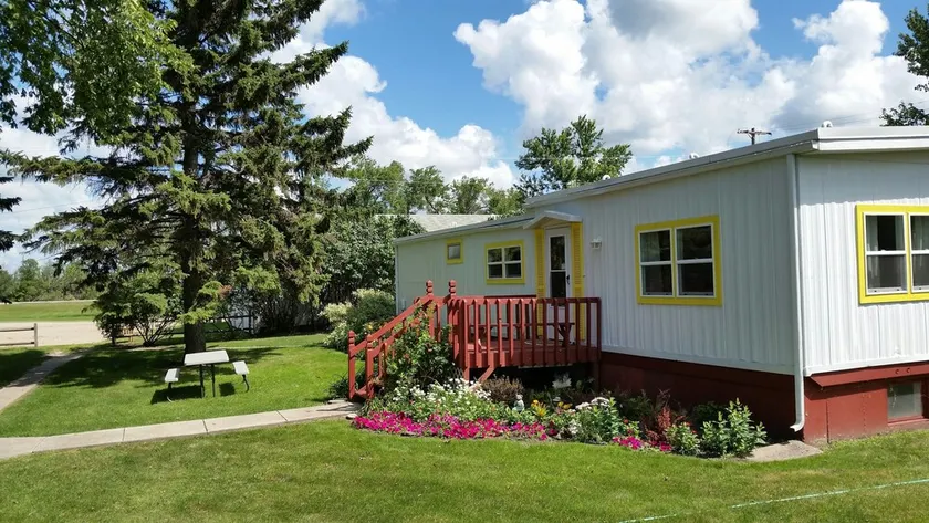 Garden Lodging In A Peaceful Country Farm Setting ~ \"Longspur\" House - Image 1