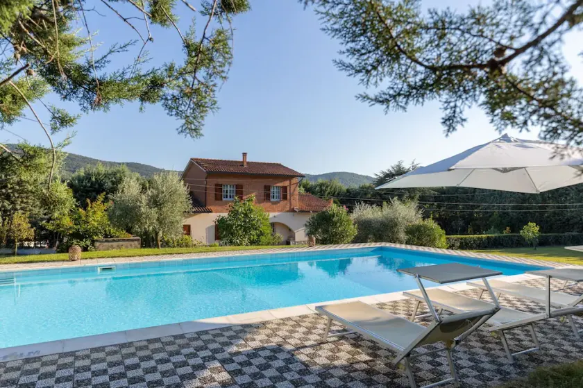 Villa in Il Passaggio with 5 bedrooms sleeps 10 - Image 1