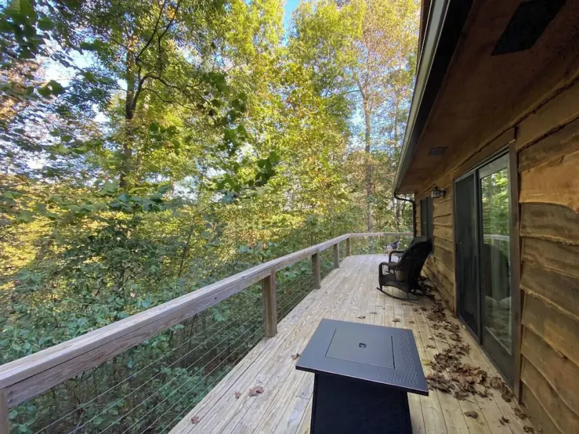 \"Treehouse Suite\" at Rustic Retreat Cabin w/Old Fashion Saun - Image 1