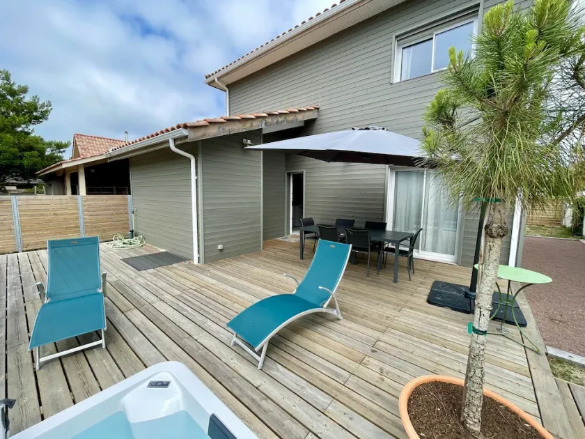 New architect's house with jacuzzi a few steps from the sea - Image 1