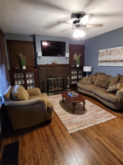 Classic Build with modern decor - Image 1