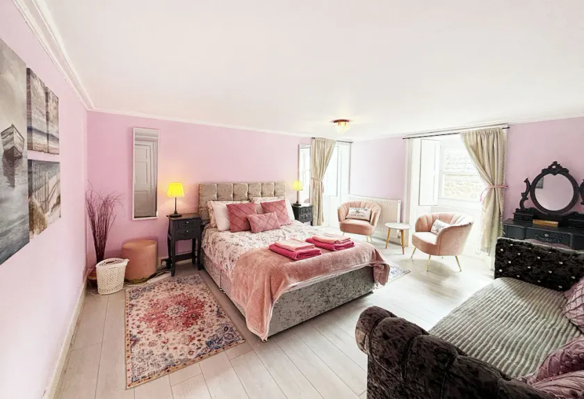 *recently updated* town House - Spacious B listed Georgian Townhouse - Image 1