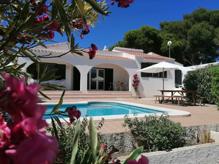 Abgelegene, geräumige, von Bäumen gesäumte Villa in Binibeca Nou mit privatem Pool - Image 1
