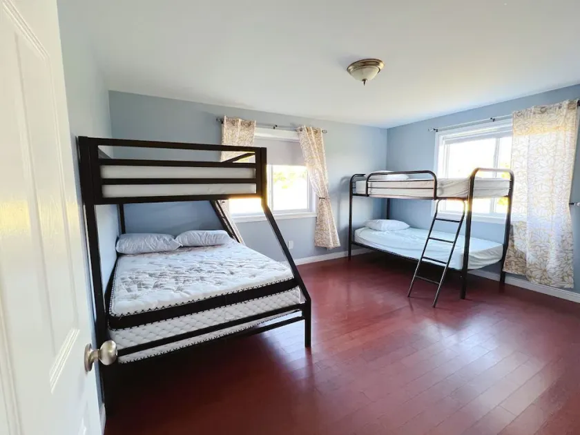 2 Bedroom with free parking-upto 10 parking space - Image 1