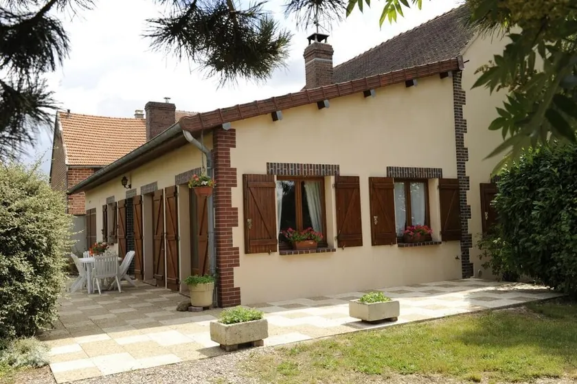 Gîte avec barbecue, terrasse et jardin - Image 1
