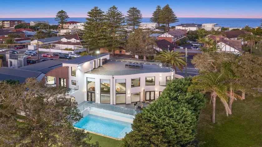 Whitehaven - Waterfront Executive Living - Image 1