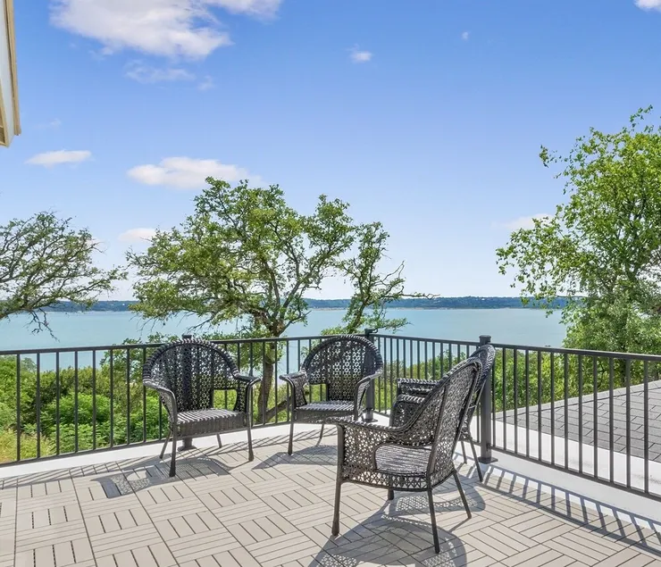 LakeView Villa, lake access, lake view, hot tub, game room, outdoor space - Image 1