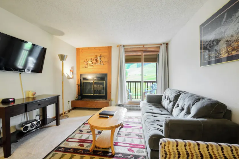 Foxpine 2 Bedroom Condo #212/214/216 by RedAwning - Image 1