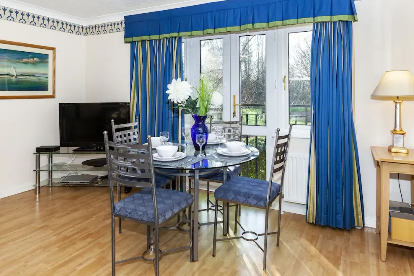 Spacious 2 bed 2 bath - Image 1