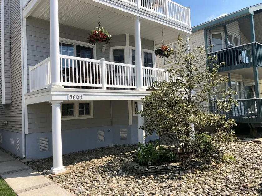 Beautiful Home 1 Block From Beach, Tennis and Playground! - Image 1