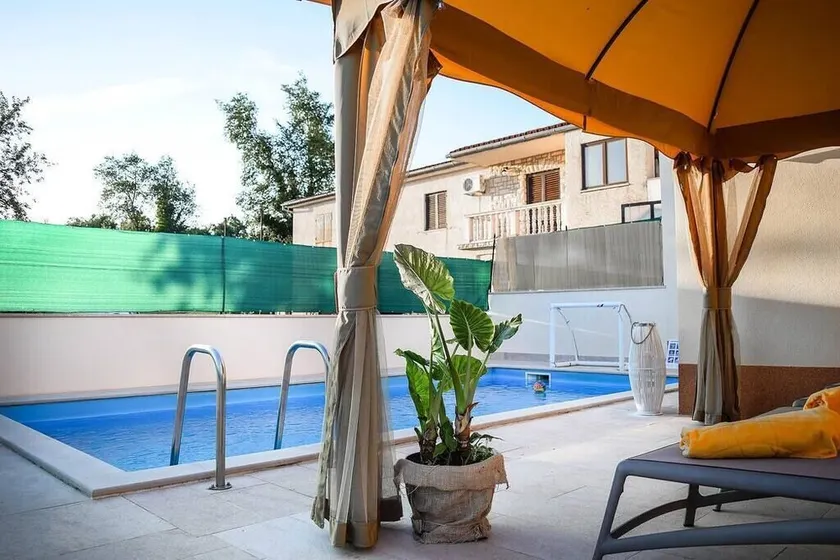 Casa vacacional con piscina privada, barbacoa y terraza - Image 1