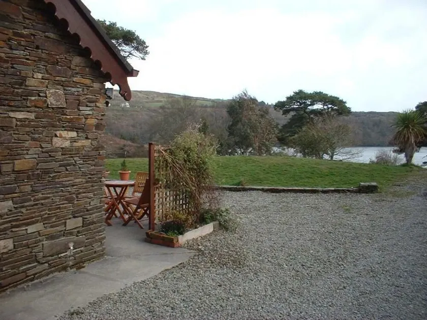 Lovely Sea View 2-Bed Apt in Rineen Sleeps 4 - Image 1