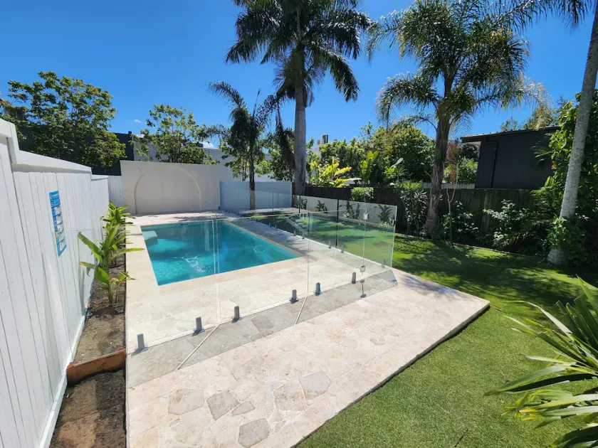 Classic Brisbane Queenslander with Pool and yard - Image 1