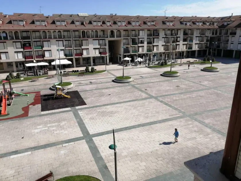 Precioso Duplex EN Plaza DE LA Villa DE Noja - Image 1