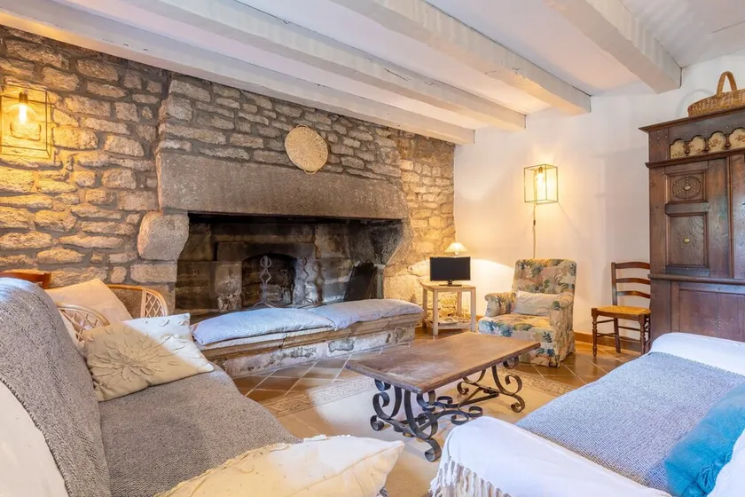 Petite House 'Gite Ty Coz - Beach 5min by Car' with Shared Terrace - Image 1