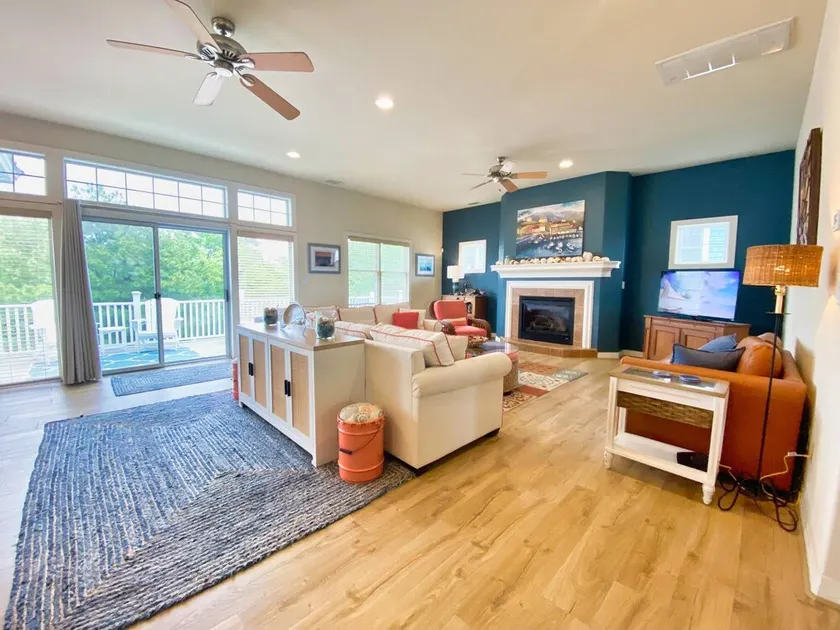 Bay Breeze Home, Close to Beach, Bay Creek Access - Image 1