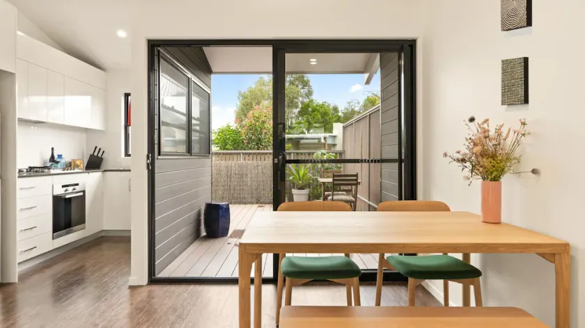 RAJAH 1 - Lovely Townhouse close to beach & shops - Image 1