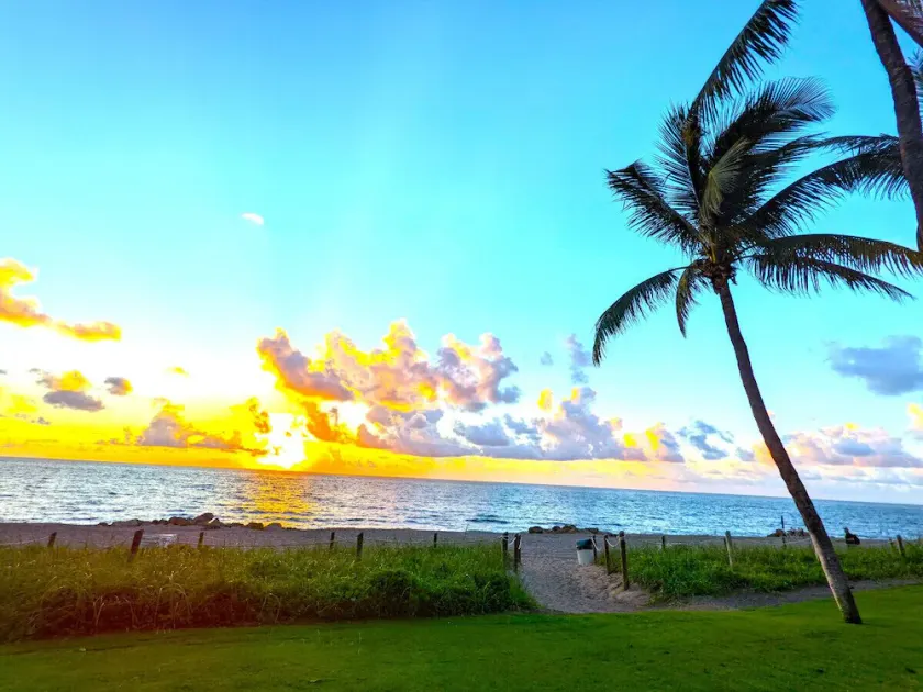 Unforgettable Vacation Home! Walk To Deerfield Beach, Restaurants & Shops - Image 1