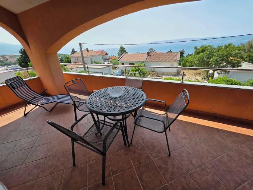 Holiday apartment with terrace and air conditioning - Image 1