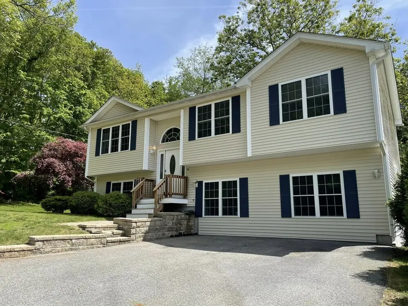 Don't miss this newly remodeled beach getaway with central A/C - Image 1