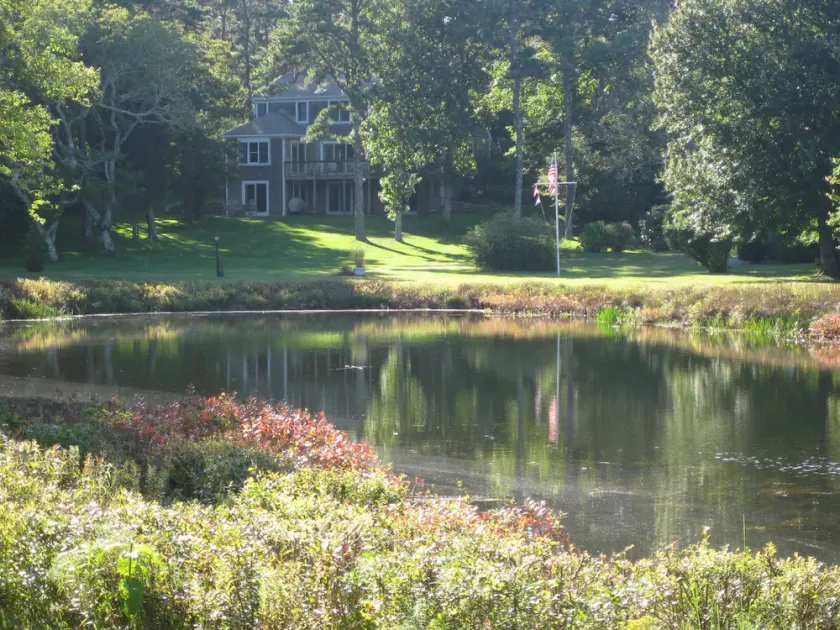 Serene Sengekontacket Pond Getaway - Image 1
