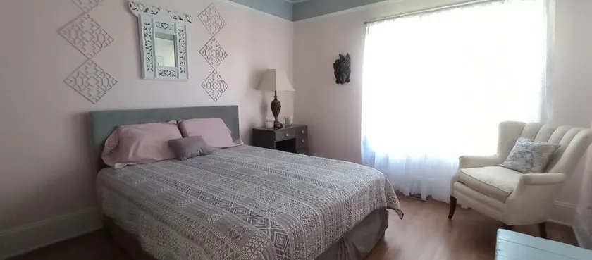The Cam Grady, Restored, roomy, eclectic cottage in heart of Downtown Morganton - Image 1