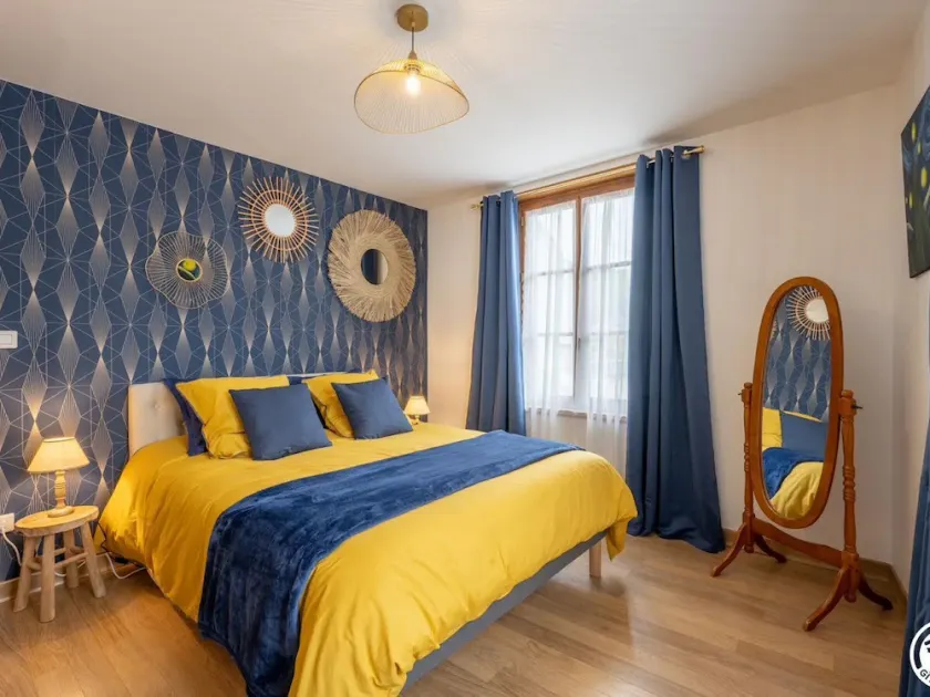 Charming 2-Bedroom Stone House with Garden, Near Pierrefonds Castle - Image 1