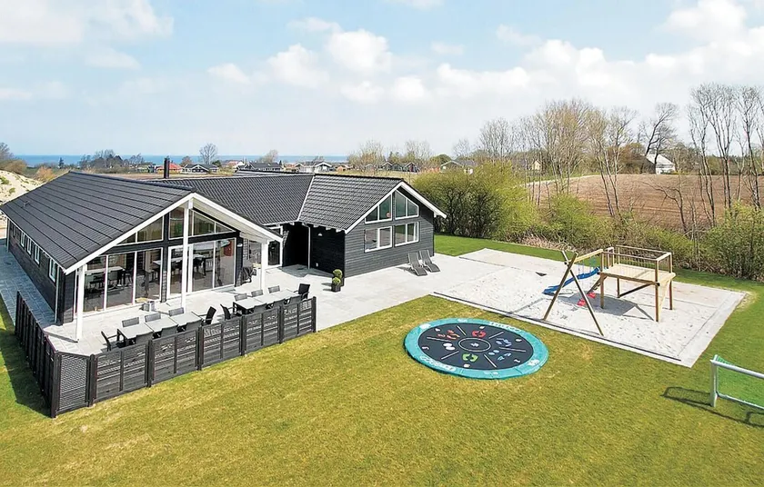 7 Bedroom Accommodation in Nordborg - Image 1