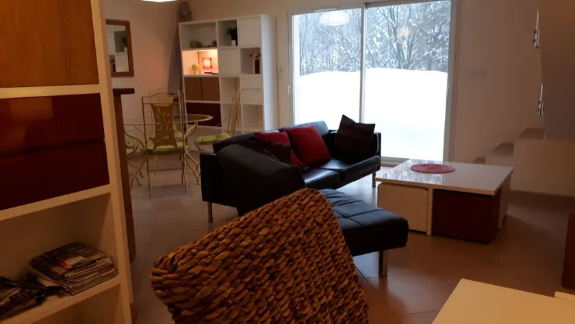 TOP-OF-THE-RANGE DUPLEX 95 m2 GARDEN GROUND TO 1.8 KM SKI STATION - Image 1