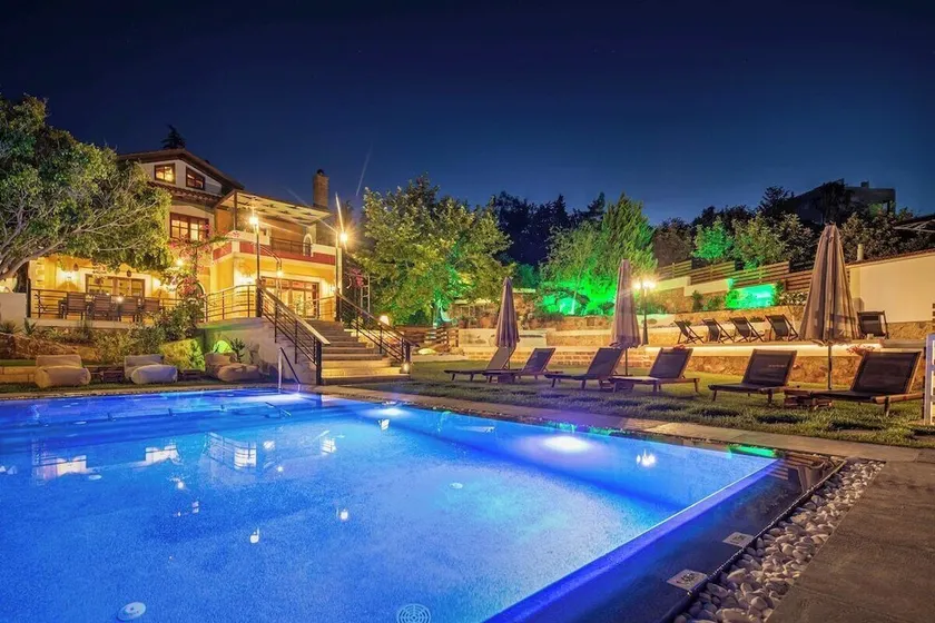 Villa Staras - With Private Heated Pool & Jacuzzi - Image 1