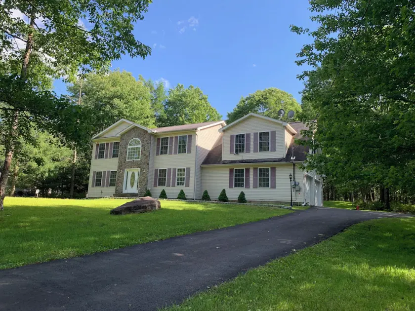 Ehrfürchtige Lage in Poconos - Image 1