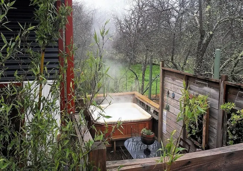 Texada Art Retreat - Image 1